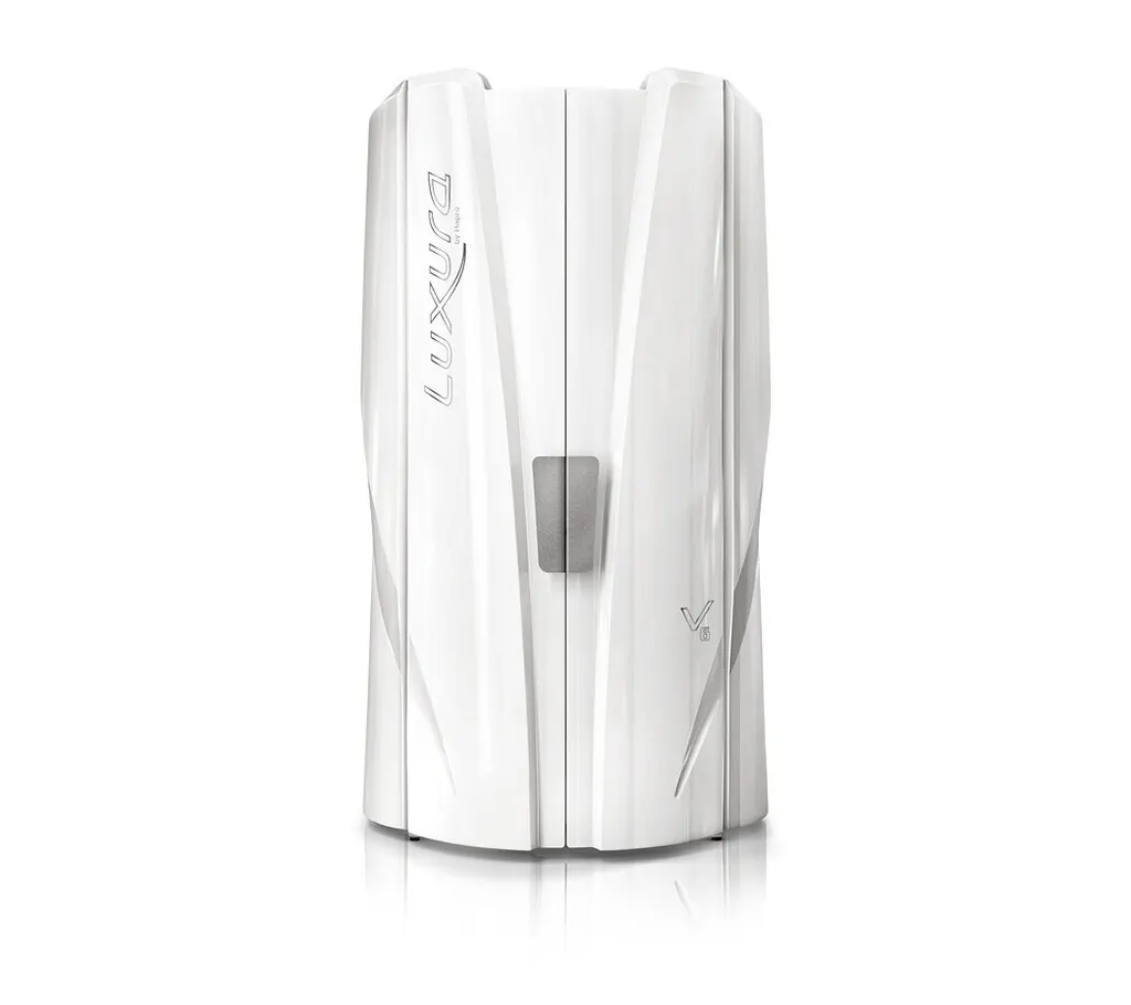 The V6 closed, seen from the front, in Crystal White