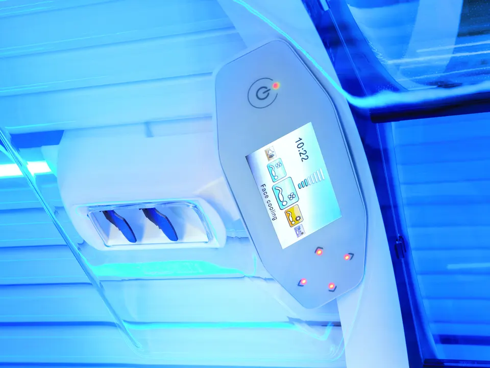 The X7's full colour touch display and air vents inside the lit canopy