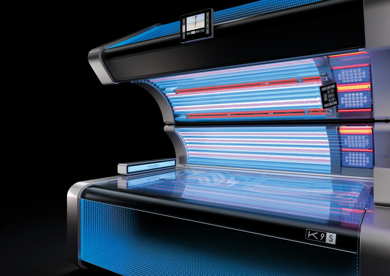 The megaSun K9S from the side, canopy open and tubes lit blue