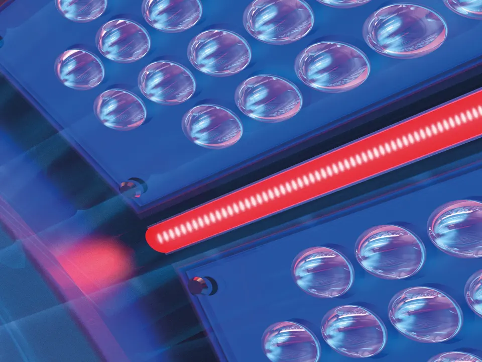 SunSphere Pro LEDs behind aspheric glass lenses, a red Nano Beauty strip between them